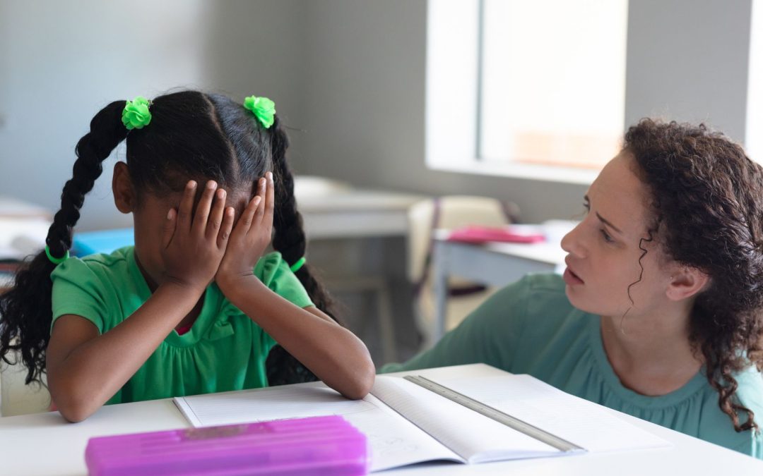 Comment aider un enfant stressé par l’école ?