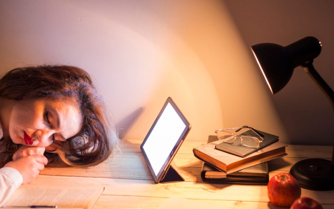 Devoirs compliqués qui finissent en cris et larmes tous les soirs.