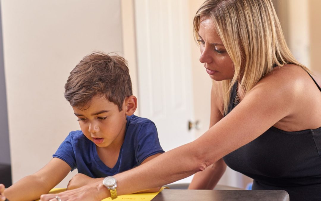 La kinésiologie peut-elle aider un enfant en difficulté scolaire ?