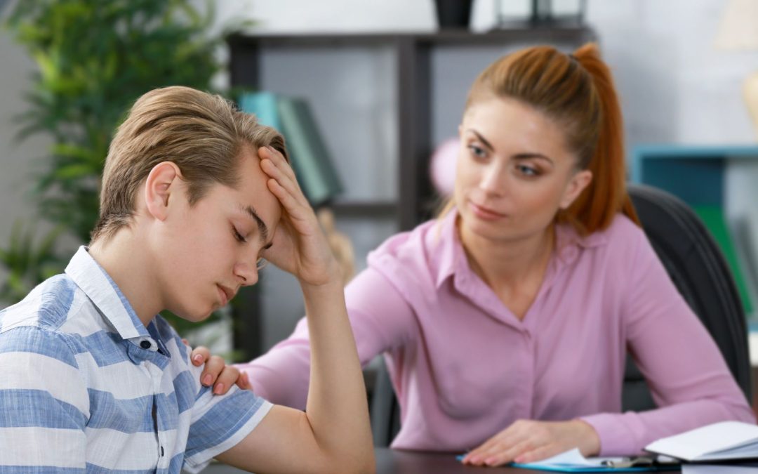 Stress scolaire chez les ados : comment le repérer et l’accompagner